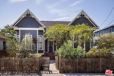 1334 Calumet Ave, Los Angeles, CA 90026
