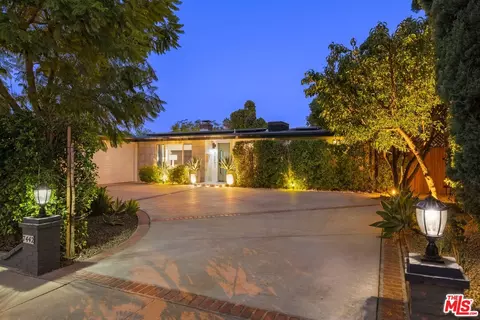 Exterior - 7442 Capps Ave, Reseda, CA 91335 photo 10 of 21