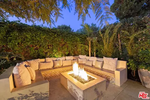 Exterior - 7442 Capps Ave, Reseda, CA 91335 photo 5 of 21
