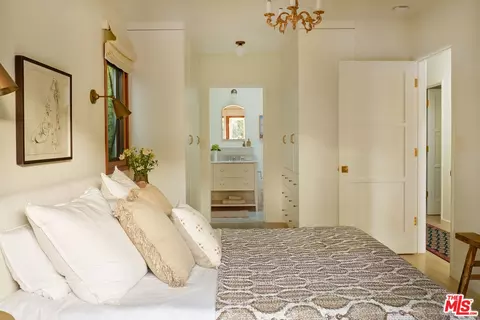 Bedroom - 655 Angelus Pl, Venice, CA 90291 photo 6 of 8