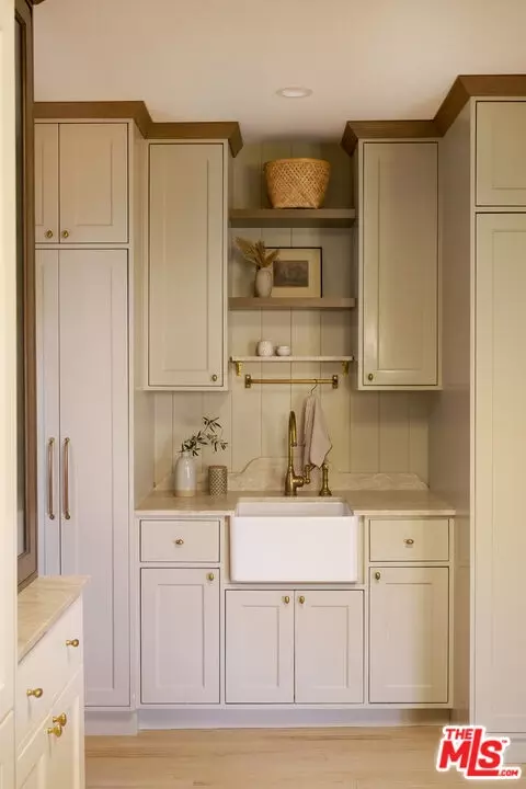 Other - 655 Angelus Pl, Venice, CA 90291 photo 2 of 8