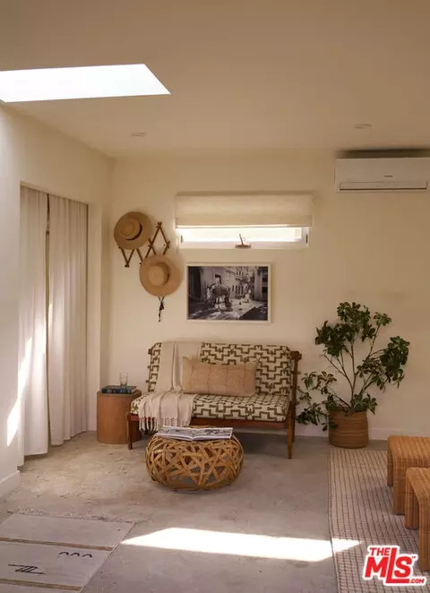 Other - 655 Angelus Pl, Venice, CA 90291 photo 5 of 8