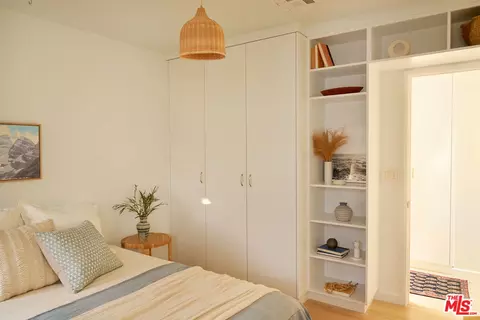 Bedroom - 655 Angelus Pl, Venice, CA 90291 photo 2 of 8