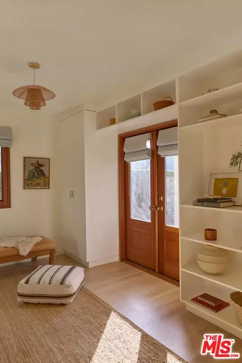Other - 655 Angelus Pl, Venice, CA 90291 photo 4 of 8