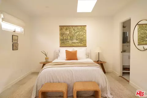 Bedroom - 655 Angelus Pl, Venice, CA 90291 photo 8 of 8