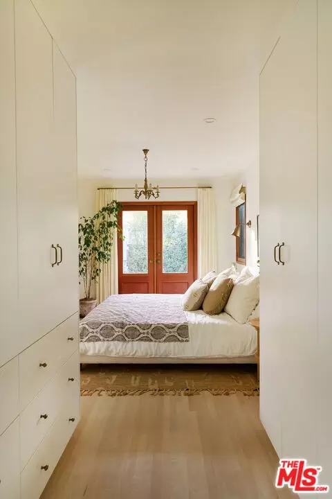 Bedroom - 655 Angelus Pl, Venice, CA 90291 photo 7 of 8