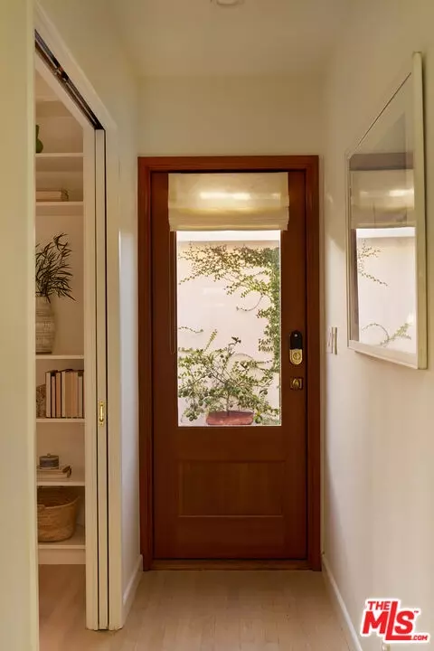 Entry Way - 655 Angelus Pl, Venice, CA 90291 photo 1 of 2