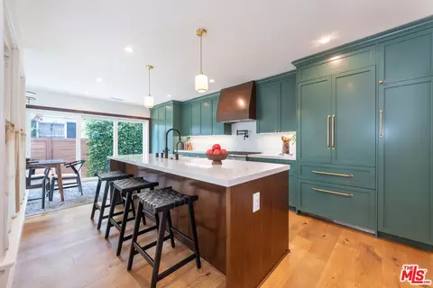 11373 Homedale St, Los Angeles, CA 90049