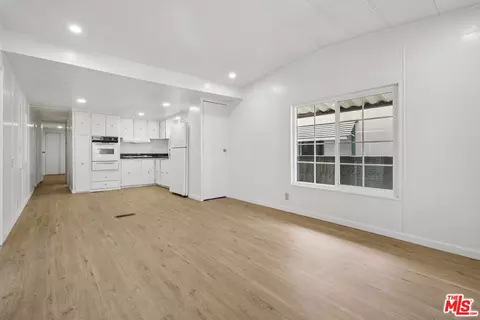 11250 Playa St #16 1/2, Culver City, CA 90230