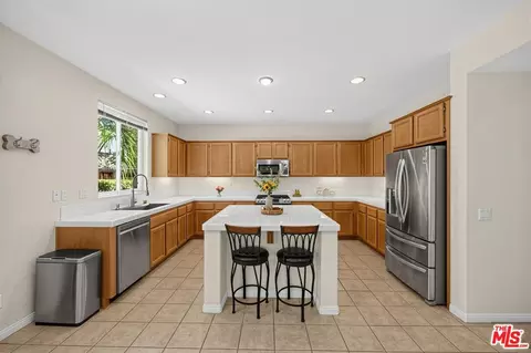Kitchen - 36308 Eagle Ln, Beaumont, CA 92223 photo 2 of 2