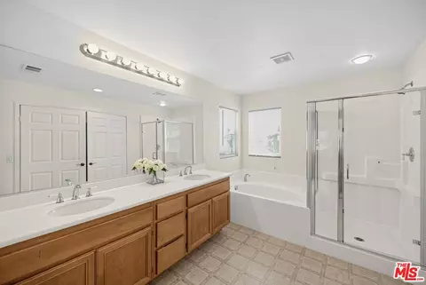 Bath - 36308 Eagle Ln, Beaumont, CA 92223 photo 2 of 2