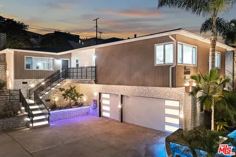 8222 Pershing Dr, Playa Del Rey, CA 90293