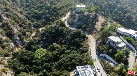 0 0, Tujunga, CA 91042 photo 2