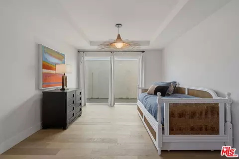 Bedroom - 2025 Victoria Ave, Oxnard, CA 93035 photo 1 of 11