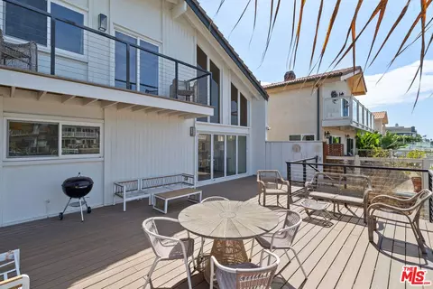 Exterior - 2025 Victoria Ave, Oxnard, CA 93035 photo 3 of 3
