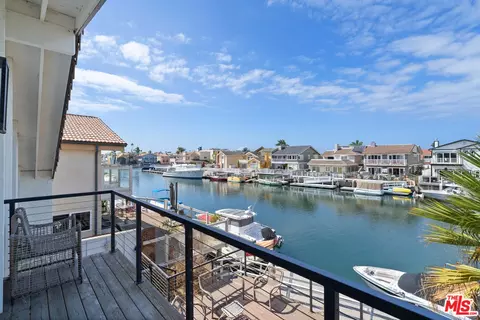 View/Area - 2025 Victoria Ave, Oxnard, CA 93035 photo 1 of 1