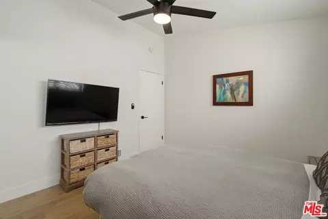 Bedroom - 2025 Victoria Ave, Oxnard, CA 93035 photo 7 of 11