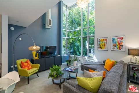1120 N El Centro Ave #5, Los Angeles, CA 90038