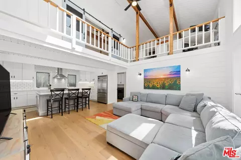 7727 W 82nd St, Playa Del Rey, CA 90293