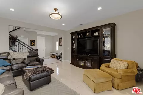 Living - 14058 Burdock Dr, Moorpark, CA 93021 photo 2 of 2