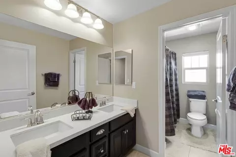 Bath - 14058 Burdock Dr, Moorpark, CA 93021 photo 4 of 4