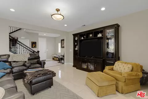 Living - 14058 Burdock Dr, Moorpark, CA 93021 photo 1 of 2
