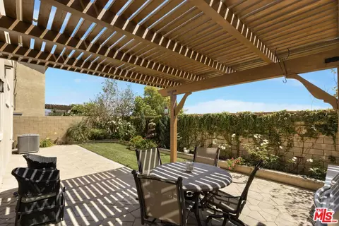 Exterior - 14058 Burdock Dr, Moorpark, CA 93021 photo 2 of 5