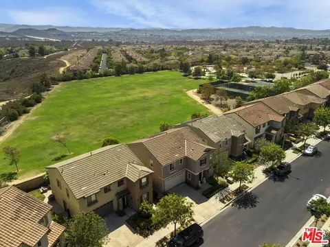View/Area - 14058 Burdock Dr, Moorpark, CA 93021 photo 4 of 7