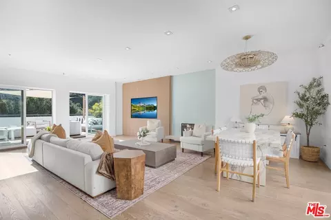 8755 Skyline Dr, Los Angeles, CA 90046