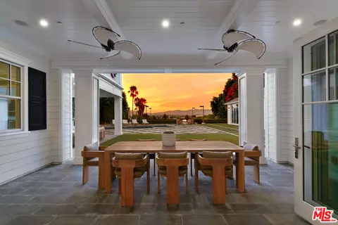 4760 Amigo Ave, Tarzana, CA 91356