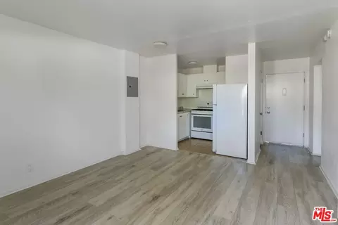 Living - 819 Wright Ave, Pasadena, CA 91104 photo 3 of 3