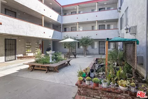 Exterior - 819 Wright Ave, Pasadena, CA 91104 photo 5 of 9
