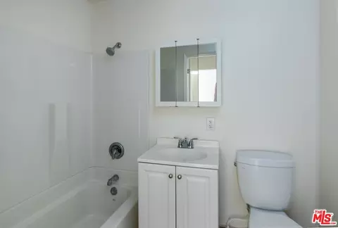 Bath - 819 Wright Ave, Pasadena, CA 91104 photo 1 of 1