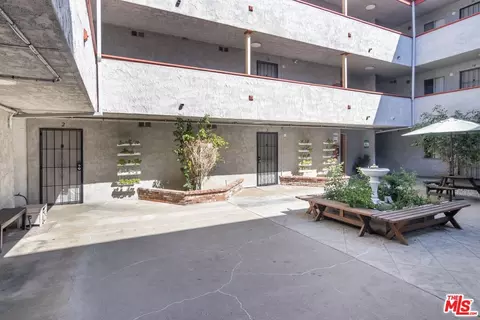 Exterior - 819 Wright Ave, Pasadena, CA 91104 photo 6 of 9