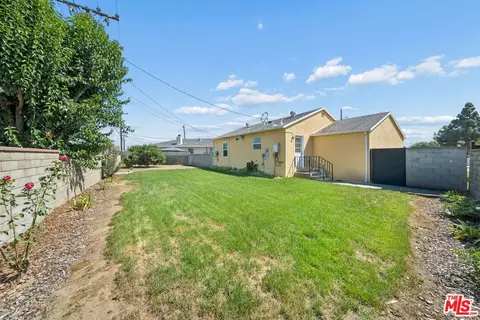 Exterior - 1301 W Brazil St, Compton, CA 90220 photo 4 of 5