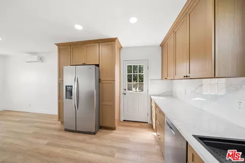 Kitchen - 1301 W Brazil St, Compton, CA 90220 photo 3 of 4