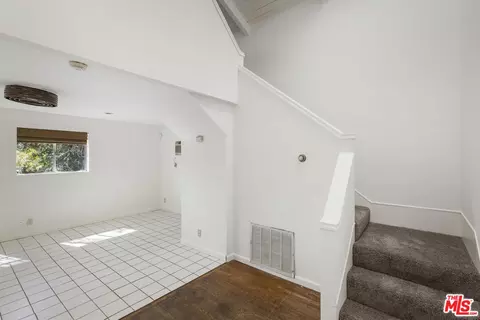 Entry Way - 803 Brooks Ave, Pasadena, CA 91103 photo 7 of 7