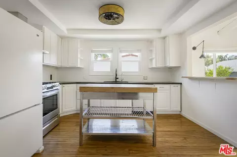 Kitchen - 803 Brooks Ave, Pasadena, CA 91103 photo 2 of 4