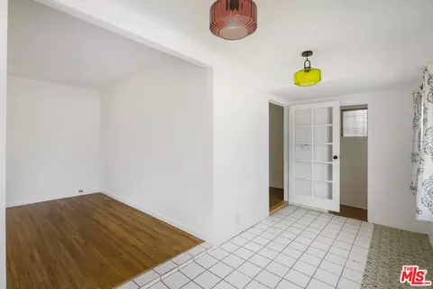 Entry Way - 803 Brooks Ave, Pasadena, CA 91103 photo 4 of 7