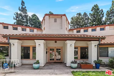 501 Palisades Dr #308, Pacific Palisades, CA 90272