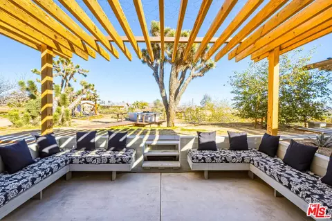 Exterior - 61194 Prescott Trl, Joshua Tree, CA 92252 photo 1 of 3