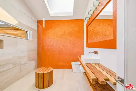 Bath - 61194 Prescott Trl, Joshua Tree, CA 92252 photo 3 of 3