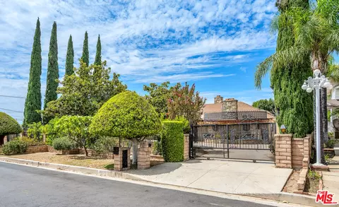 15623 Dorian St, Sylmar, CA 91342