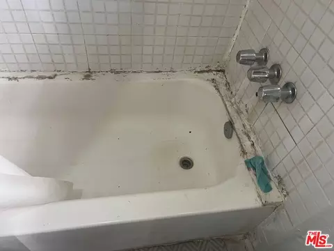 Bath - 619 W Cherry St, Compton, CA 90222 photo 1 of 2