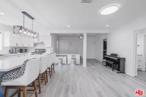 1032 4th Ave, Los Angeles, CA 90019