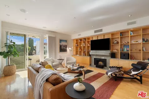 11925 Mayfield Ave #2, Los Angeles, CA 90049