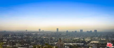 8410 Hollywood Blvd, Los Angeles, CA 90069
