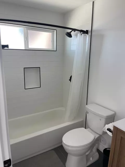 Bath - 1011 Coyote Ln, Barstow, CA 92311 photo 6 of 7