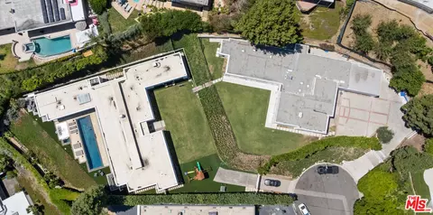 555 Vick Pl, Beverly Hills, CA 90210