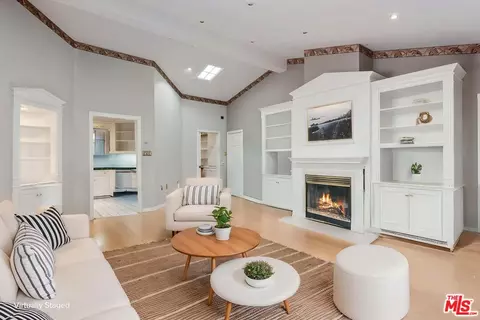 877 Montecito Dr, Los Angeles, CA 90031